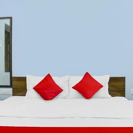 Hotel O Triveni. Patna  Buitenkant foto