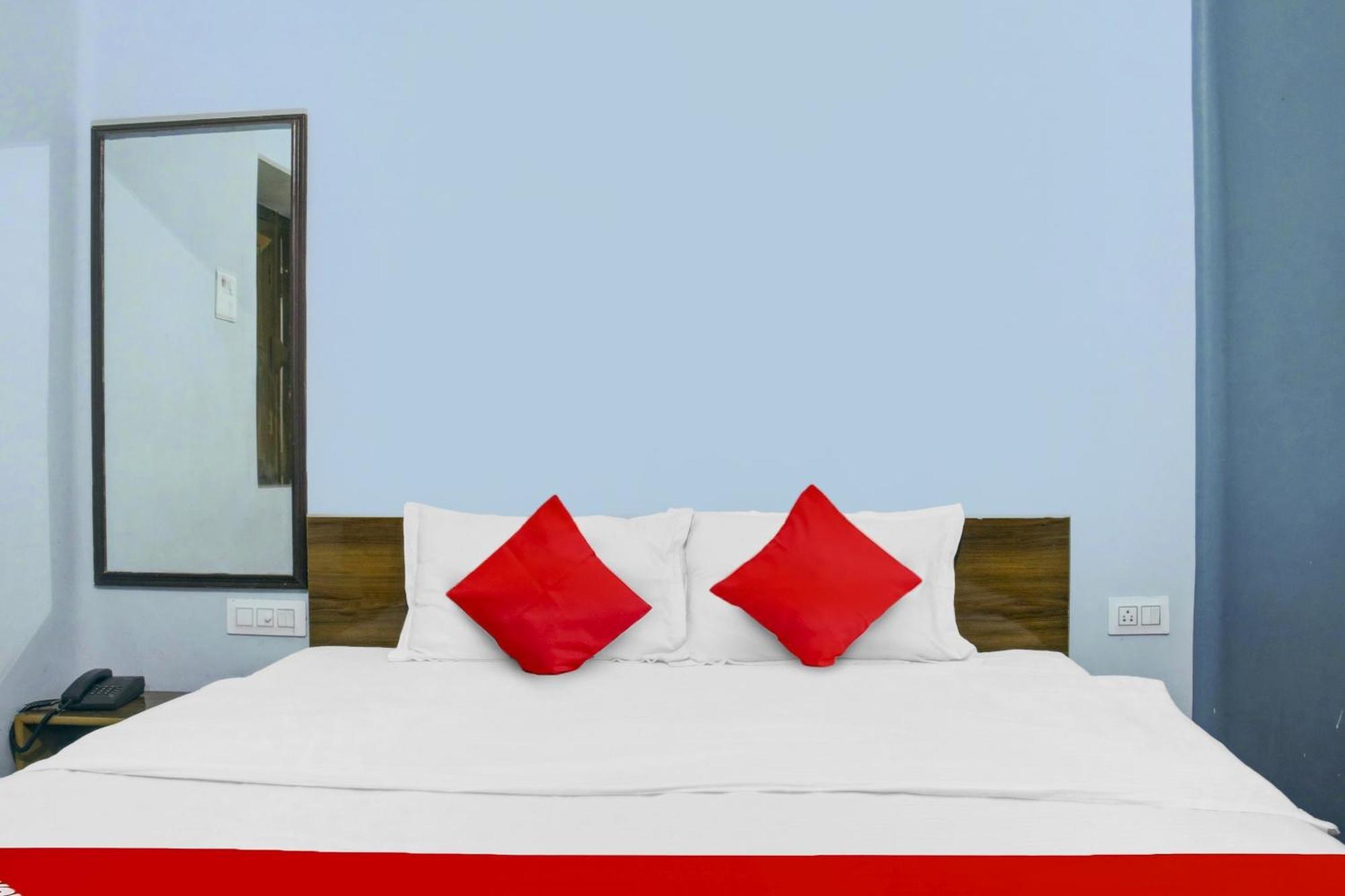 Hotel O Triveni. Patna  Buitenkant foto